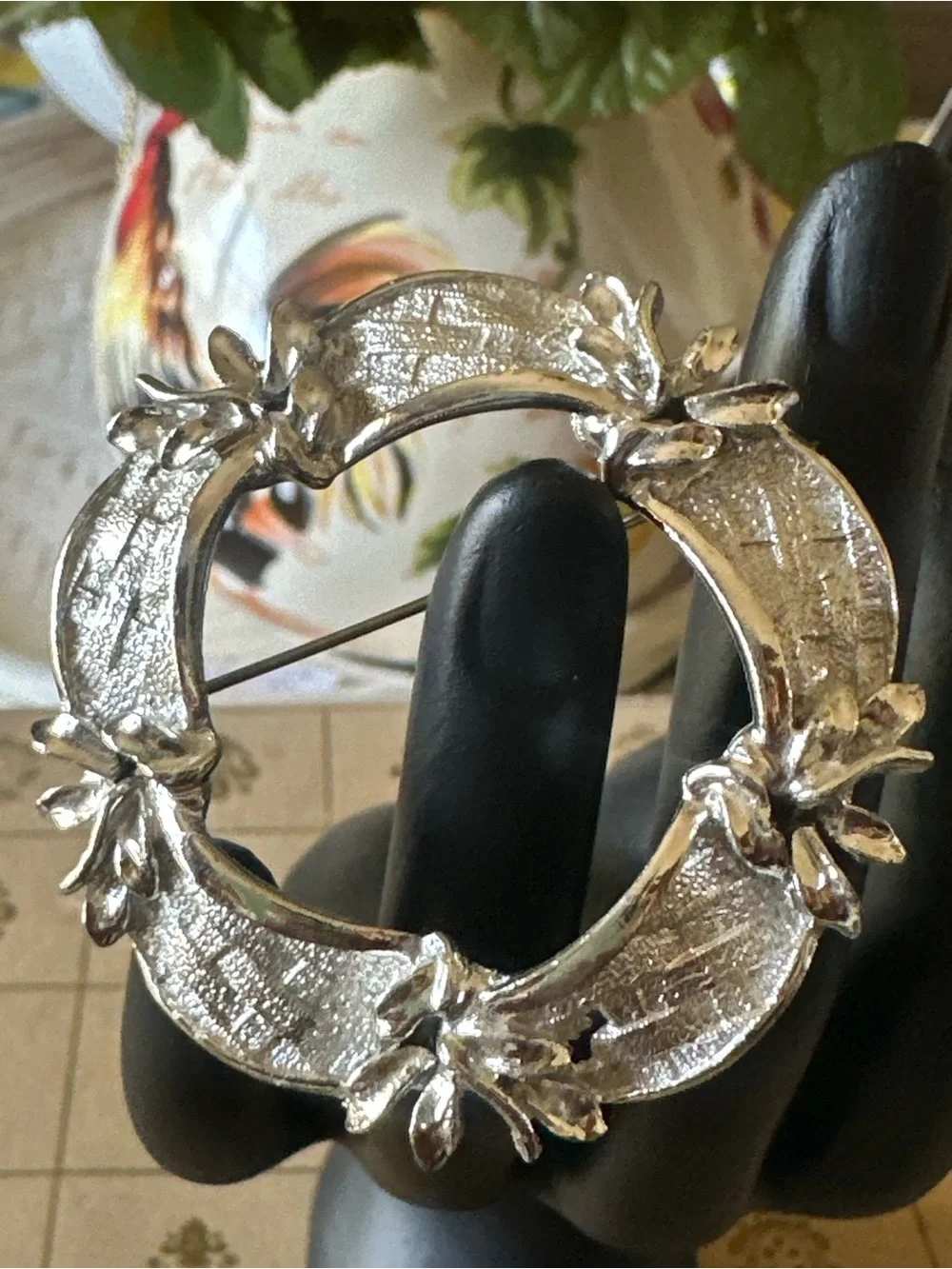 Silver Floral Wreath Brooch - Women's Silver-tone Pin